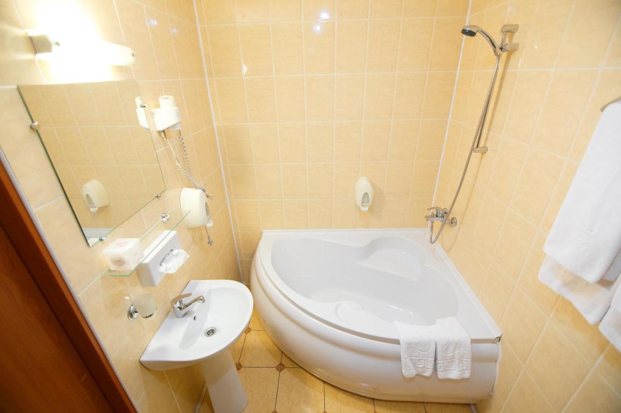 Optima Kropyvnytskyi Hotel Eksteriør billede